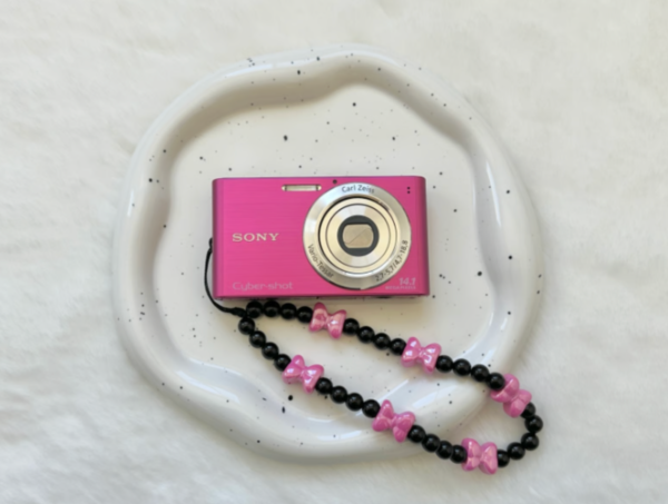 Sony Pink Cybershot DSC-W320 digital camera